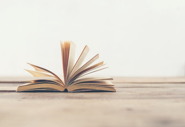 乒乓球桌子安装教程